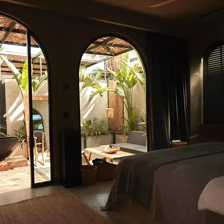 @before Sunset ホテル