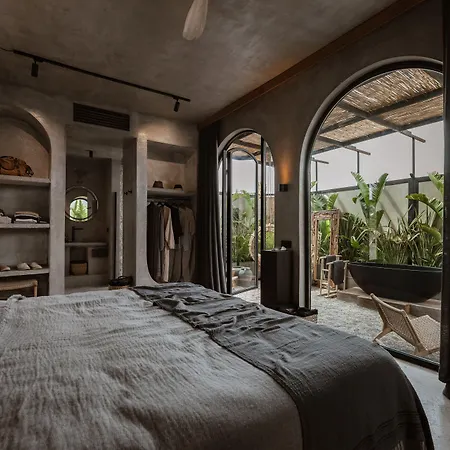 @before Sunset ホテル