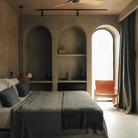 Hotel @before Sunset *