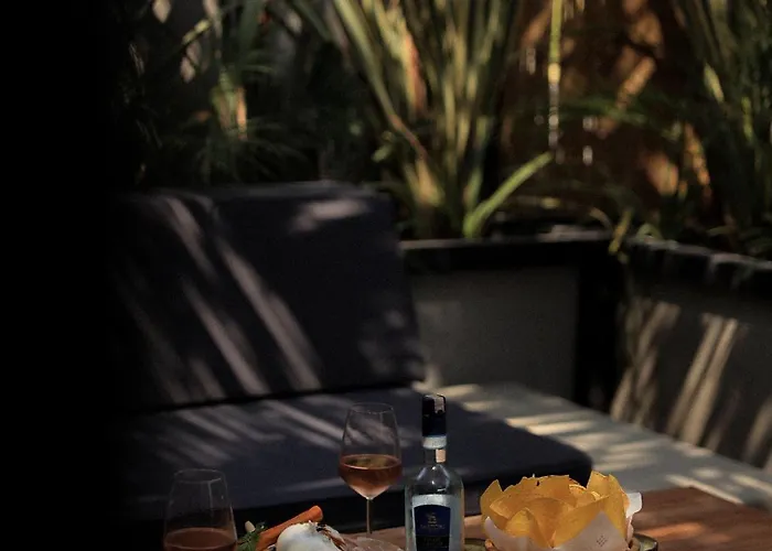 @before Sunset מלון *