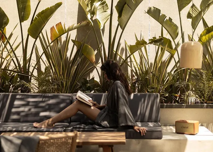 @before Sunset מלון