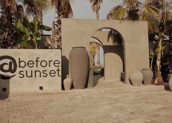 מלון @before Sunset *